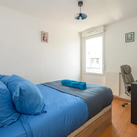 La Loge Du Minotaure, Parking Et Bureaux