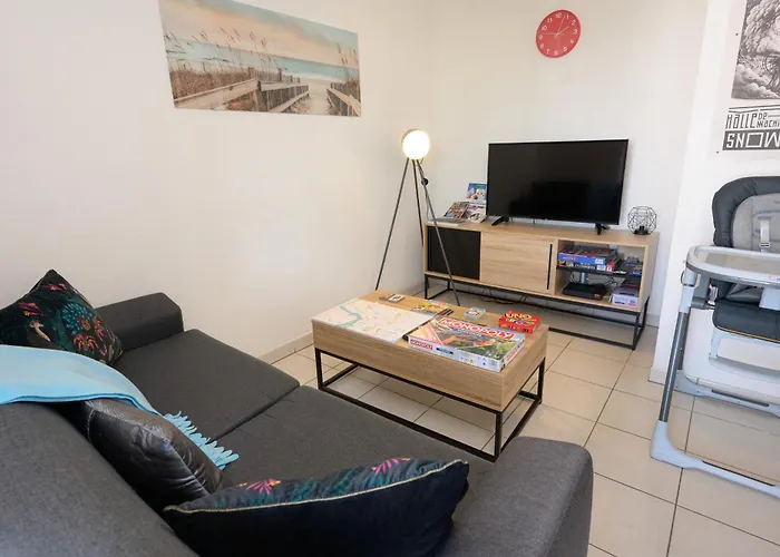 La Loge Du Minotaure, Parking Et Bureaux *