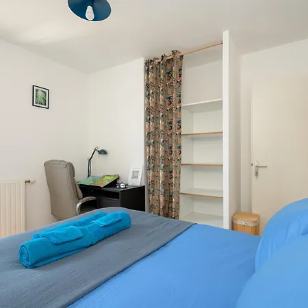 La Loge Du Minotaure, Parking Et Bureaux Appartement